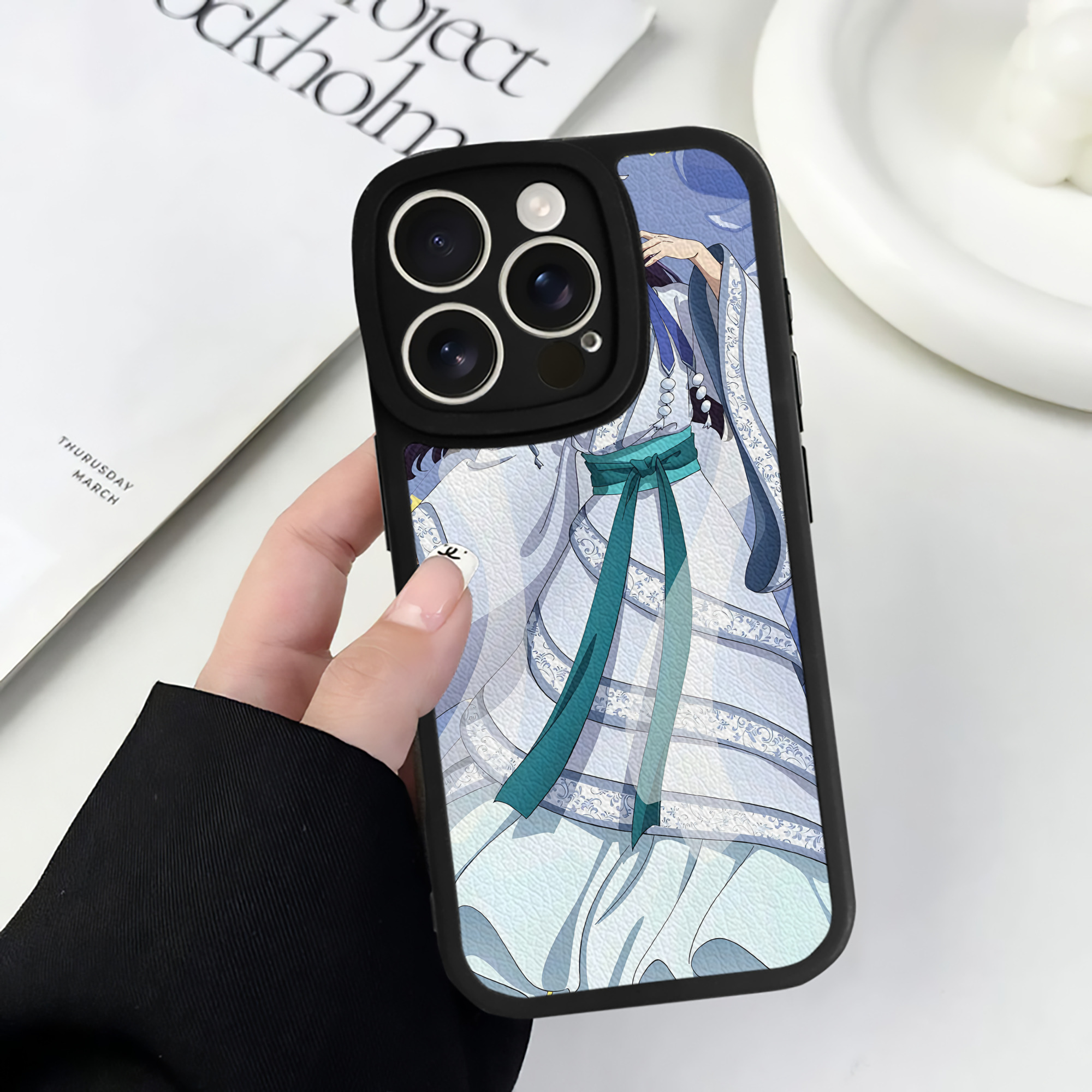 薬屋のひとりごと The Apothecary Diaries 【iPhone 16シリーズ対応】シリコンスマホケース（レザー調） 材質：シリコン